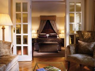 Macdonald Compleat Angler, Maidenhead