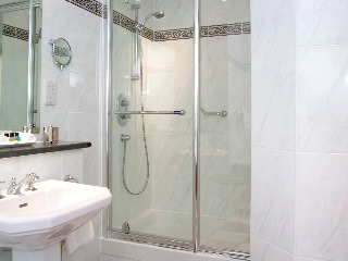 Room
 di Norwood Hall