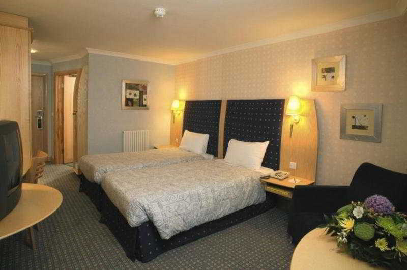 De Vere Whites