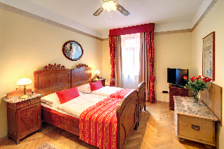 Room
 di Mucha