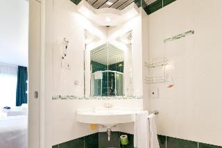 Hotel The Originals Milan Nasco, Milan