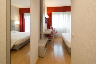 Hotel The Originals Milan Nasco, Milan