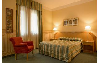 Hotel The Originals Milan Nasco, Milan