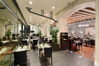Restaurant
 di International & Terminus