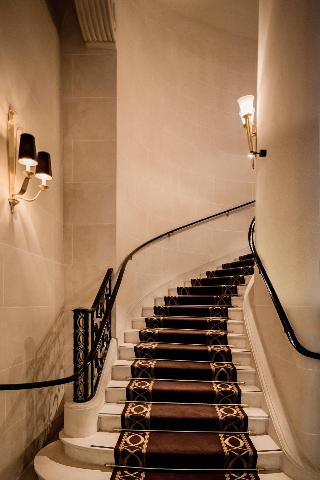 Prince De Galles, A Luxury Collection Hotel