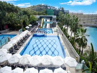 Asrin Beach Hotel