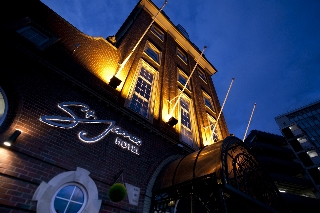 General view
 di St James Hotel