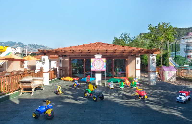 Sports and Entertainment
 di Akka Alinda Hotel