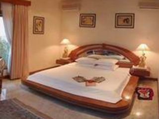 Room thumbnail 9