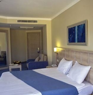 Room
 di The Maxim Resort