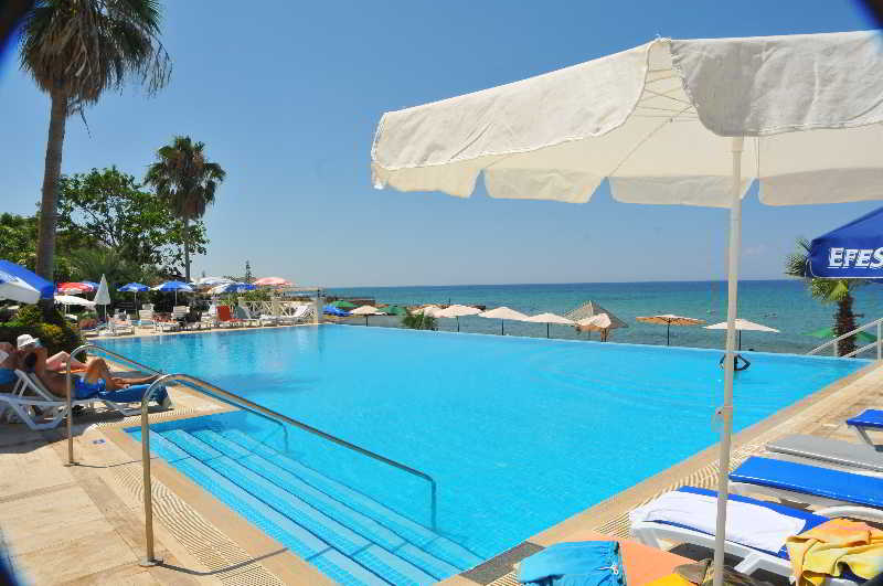 Beach
 di LA Hotel & Resort