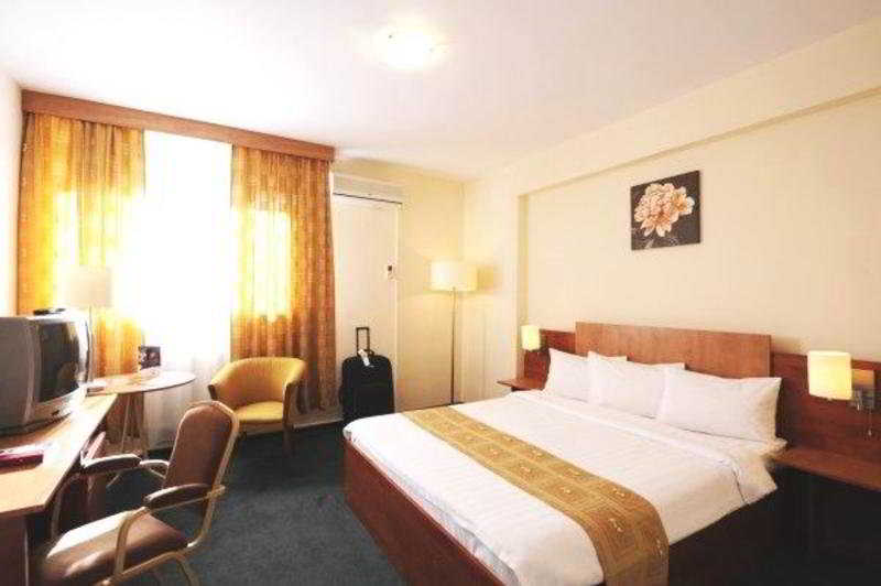 Room
 di Rin Express