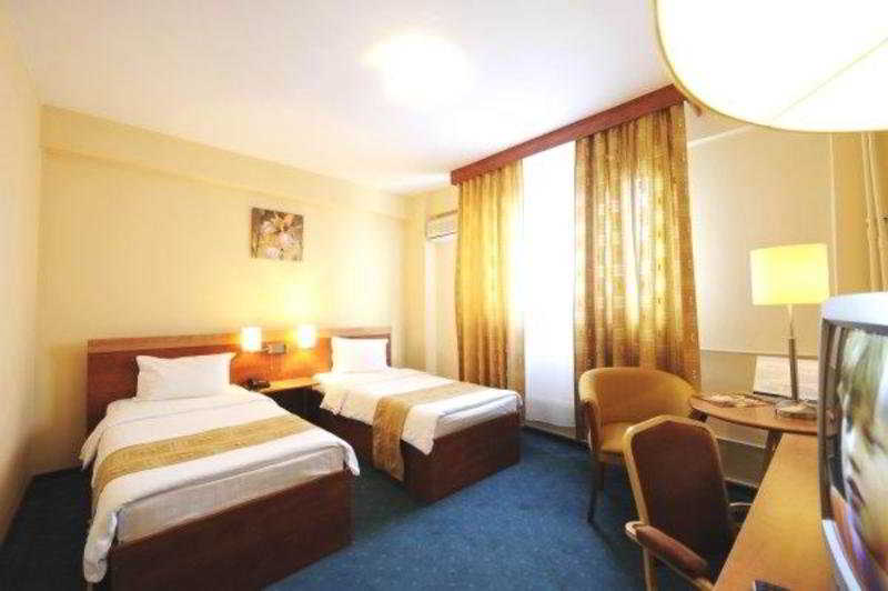 Room
 di Rin Express