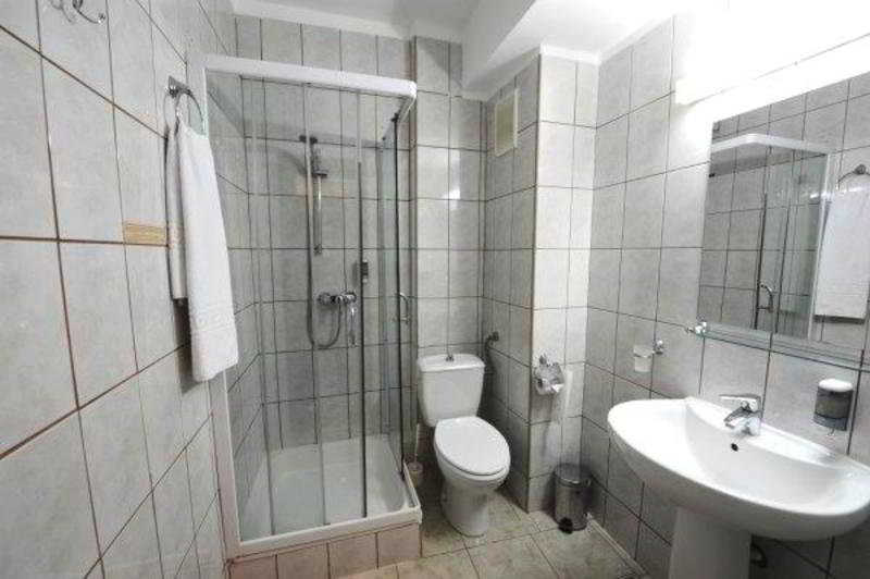 Room
 di Rin Express