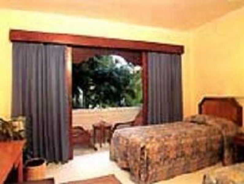 Room thumbnail 6