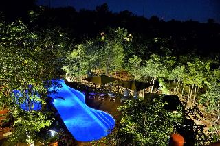 Victoria Falls Safari Club - Pool