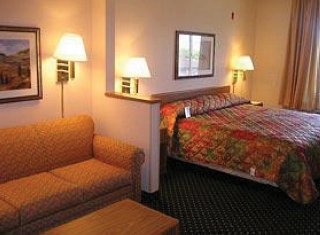 Room
 di Comfort Suites Lexington
