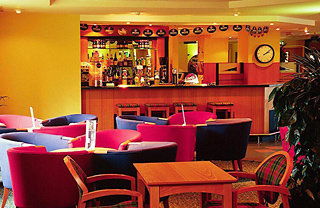 Bar
 di Holiday Inn  Express Birmingham Castle Bromwich