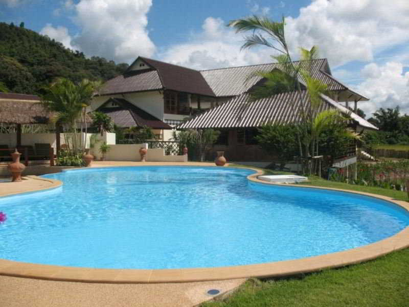 Pool
 di Maekok River Village Resort