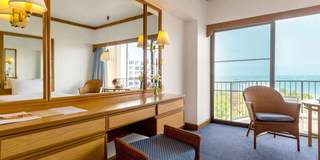 Room thumbnail 3