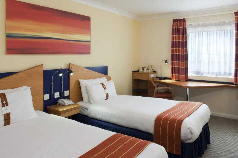 Express By Holiday Inn Wembley North Circular Road, Londyn