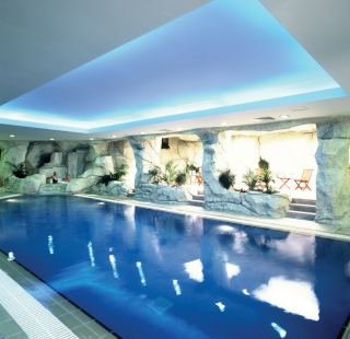 Pool
 di Crown Resorts Horizon