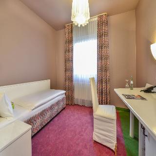 Airport Hotel by The New Yorker, Cologne / Bonn