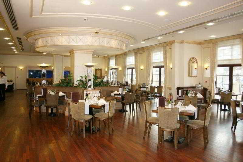 Restaurant
 di Rocks Hotel & Casino