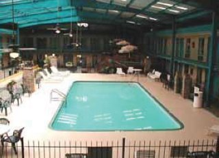 Pool
 di Knights Inn Knoxville 