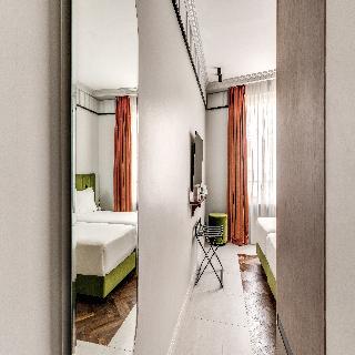Room Room