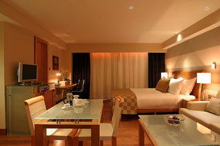 Room
 di Plaza on The River Club and Residence (Suites)