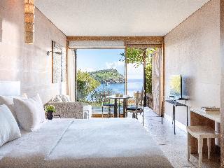 Cape Sounio, A Resort to Live