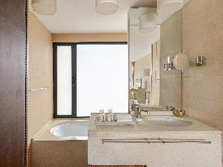 Cape Sounio, A Resort to Live