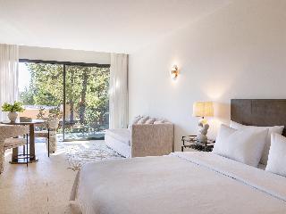 Cape Sounio, A Resort to Live