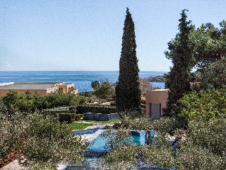 Cape Sounio, A Resort to Live