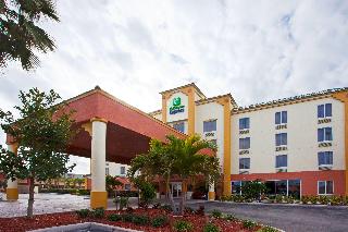 Holiday Inn Express & Suites Cocoa Beach By IHG