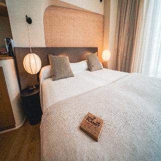 Room Room