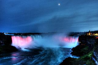 The Brock Niagara Falls Fallsview, Tapestry
