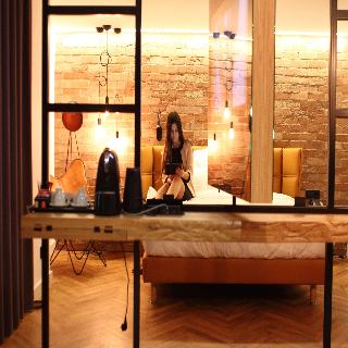 Caro Hotel