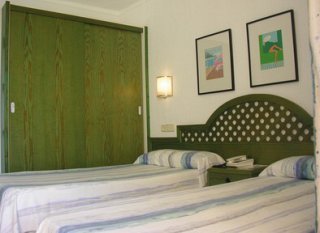 Room
 di Alondra