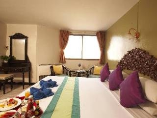 Room thumbnail 8