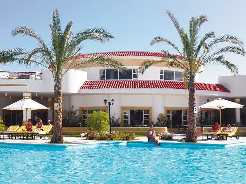 Pool
 di Coral Beach Rotana Resort Tiran