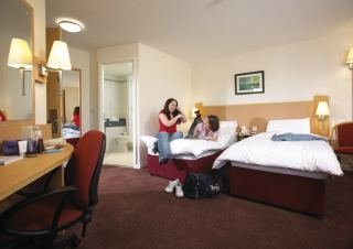 Room
 di Days Belfast