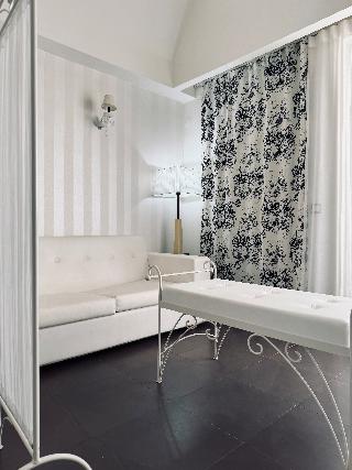 Angela Suites Boutique Hotel