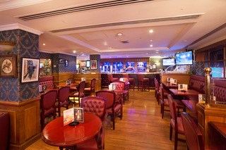 Arabian Courtyard Hotel And Spa - Bar