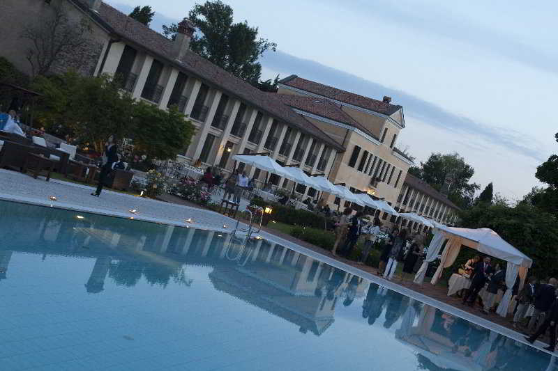 Pool
 di Relais Monaco