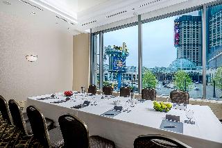 Hilton Niagara Falls Fallsview Hotel and Suites
