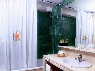 Room
 di HC Brussels