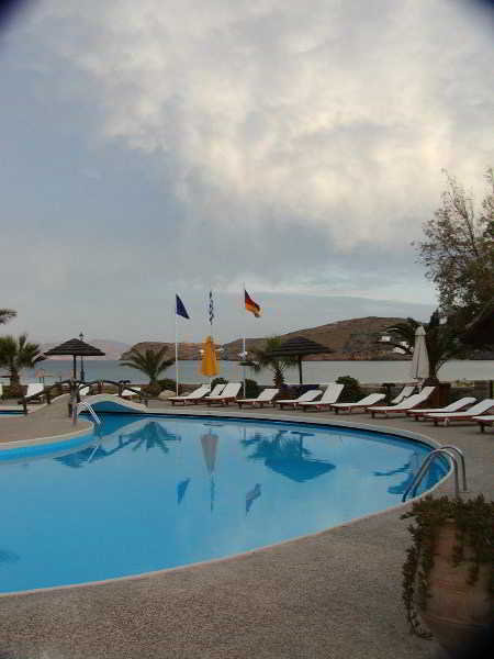 Pool
 di Far Out Village