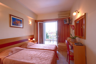 Room thumbnail 4
